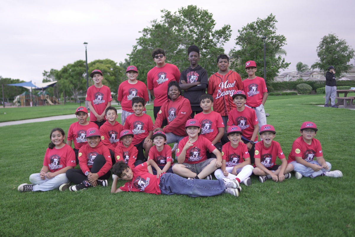 Full MAD Dawgs squad team photo at end-of-year party
